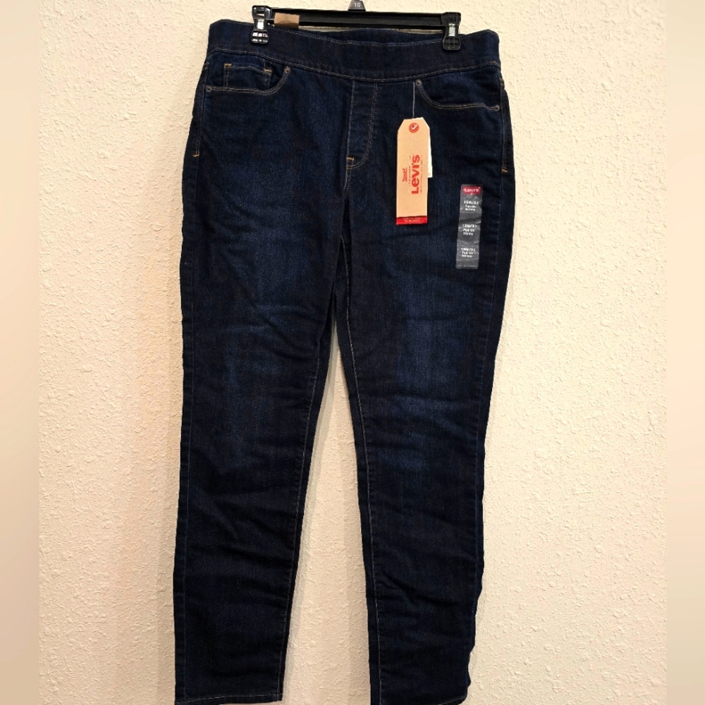 Ladies Levi's pull-on Skinny Jeans, Size: 12M/31